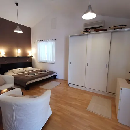 Holiday Moli Apartment