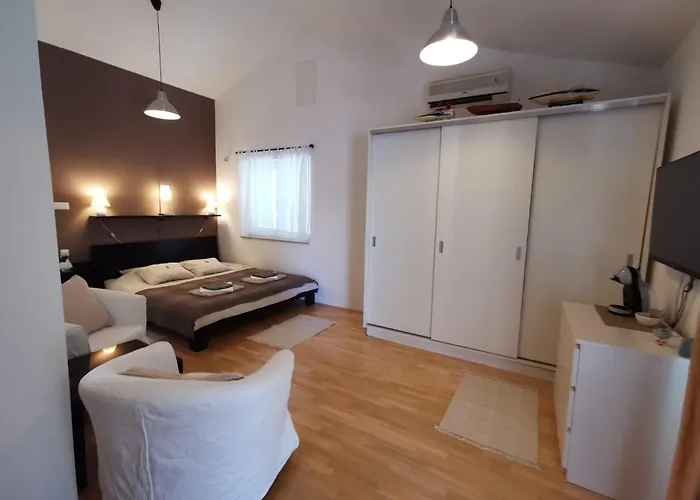 Holiday Moli Apartment